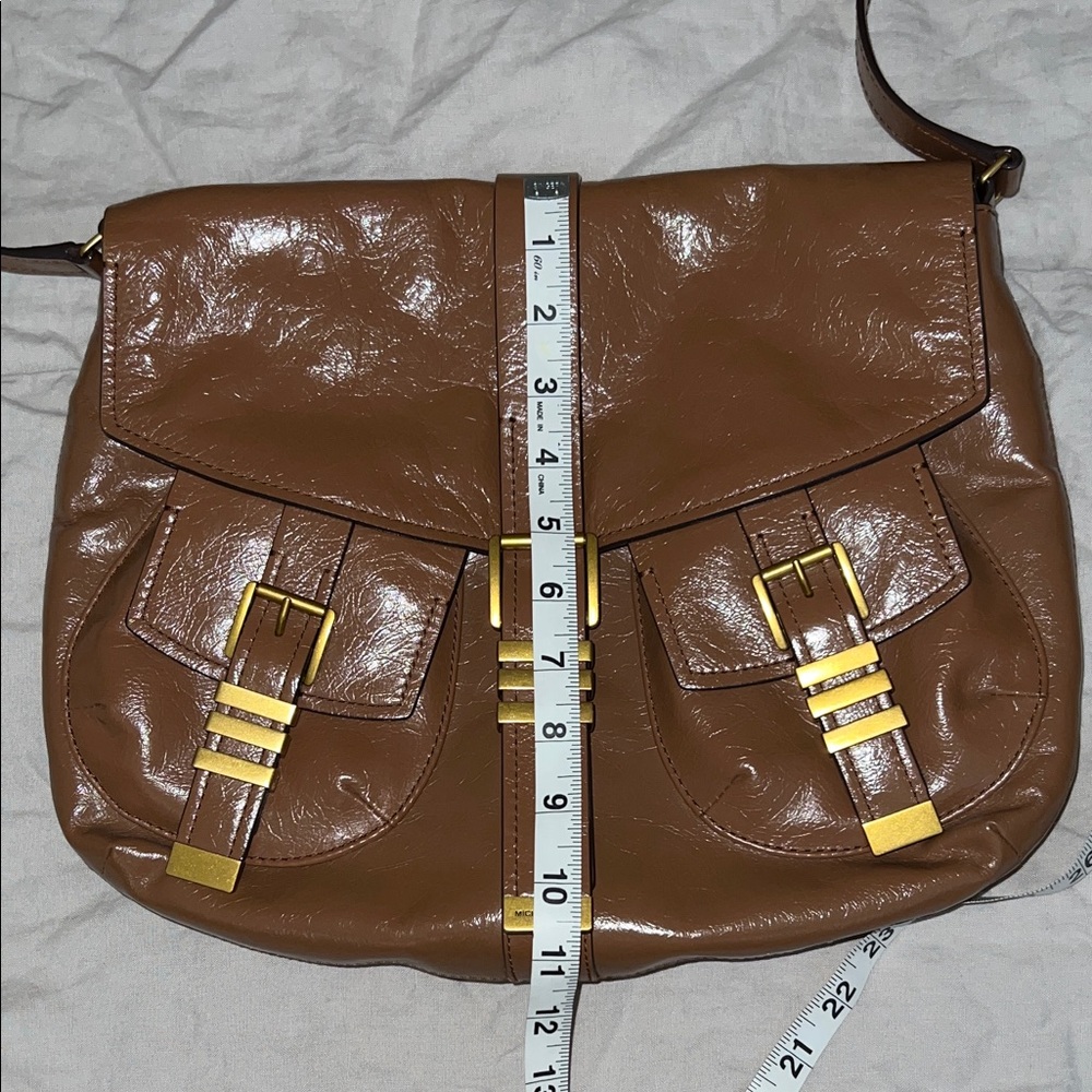 Michael Kors Darrington Large Crackle Brown Leather Crossbody - Picture 4 of 16